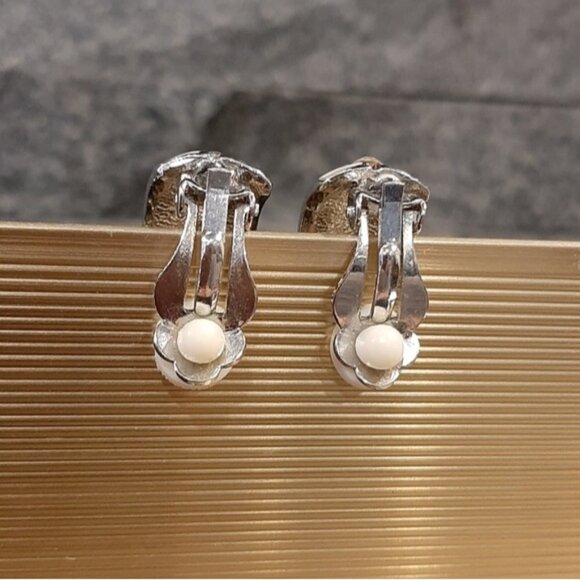 VINTAGE 90's Clip On Cuff Earrings Enamel Rhinestone Silver Estate Costume - Picture 5 of 9